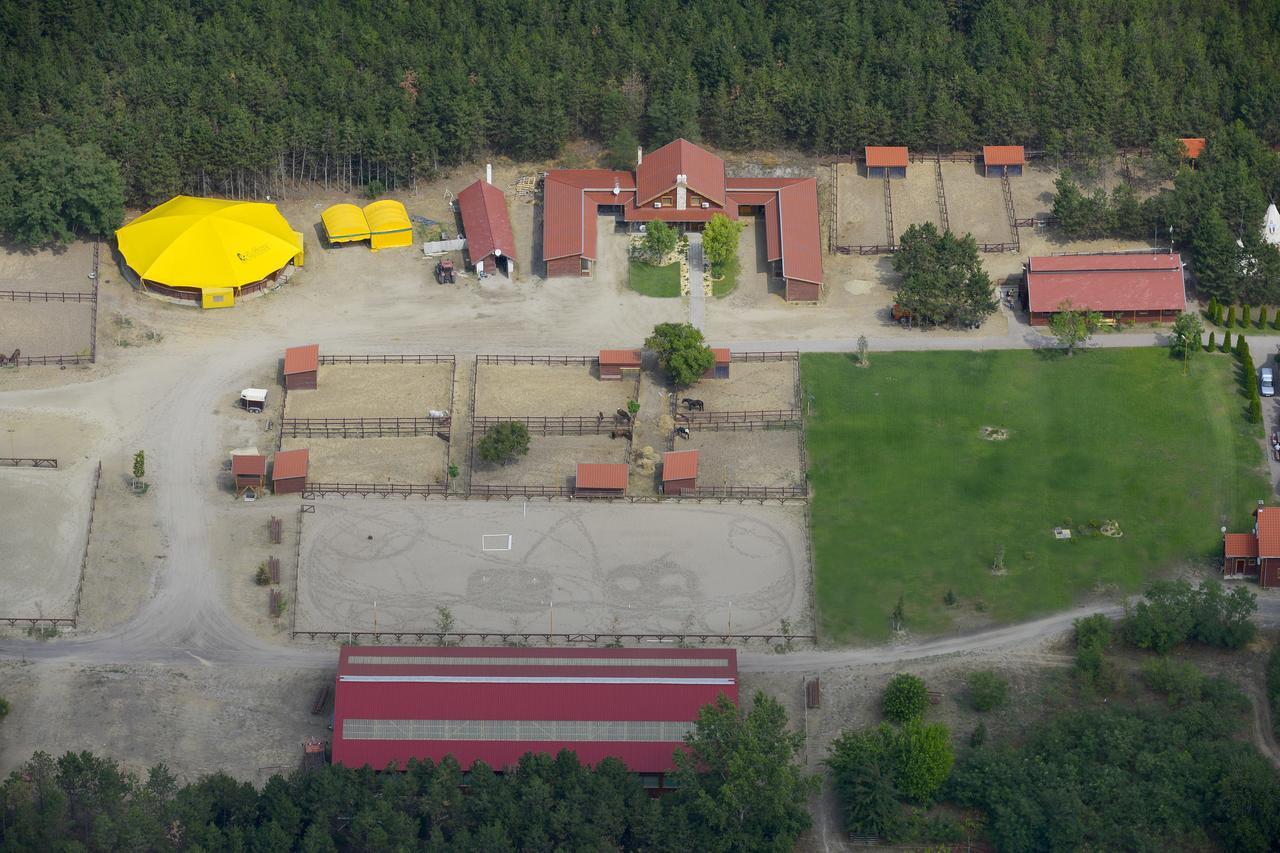 El Bronco Working Ranch Izsak Экстерьер фото